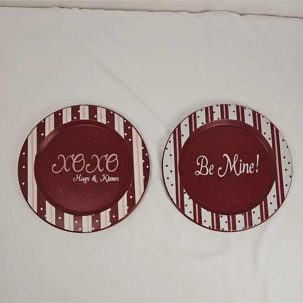 Adams & Co Valentine Decorative Plates Set of 2 Be Mine XOXO Hugs Kisses